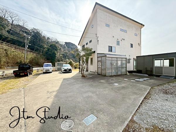 �O�ʓ��H�܂ތ��n�ʐ^ ���ЂŏZ��[���f��ꂽ���E�ߋ��ɐR�����ʂ�Ȃ������E���݁A�Ԃ�J�[�h���[��������E���Ȏ���������Ȃ��E�E�E�Ƃ��Y�݂̕��B���߂��P�x�����k����������Z��[���ɐ��ʂ����X�^�b�t���T�|�[�g�������܂���