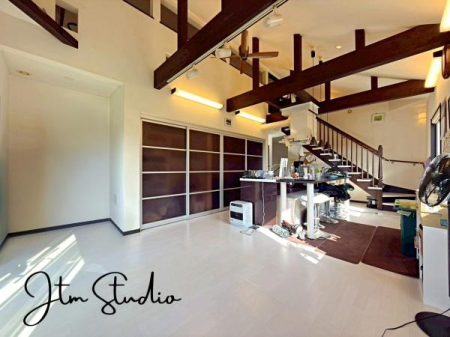 �L�b�`�� ���Ƒ��ƈꏏ�ɉ߂�����̂��ΖʃL�b�`���̖��́I�����̏o������b���Ȃ���ꏏ�ɂ��������y���ގ��Ԃ́A���R�ƏΊ炪���A�Ƒ����J��[�߂܂��B
��CG�������s���Ă��邽�߁A����ƈقȂ�ꍇ���������܂�