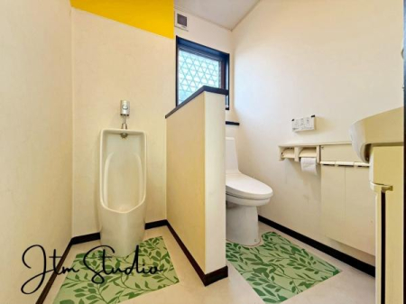 �g�C�� �������������͋C�̃g�C���́A�ق��ƈꑧ����ꏊ�ɂȂ�܂��B�ӊO�Əd�v�ȁg���S�n�̗ǂ��h���A�������芴������݌v�ł���
��CG�������s���Ă��邽�߁A����ƈقȂ�ꍇ���������܂��B