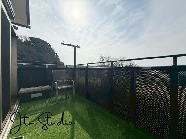 �o���R�j�[ �u�₩�ȕ����S�n�悭����������A�J���I�ȃo���R�j�[�B���̓R�[�q�[��Ў�ɐ[�ċz�A��͐���𒭂߂Ȃ���ق��ƈꑧ�B���X�̕�炵�ɂ�����Ƃ������ʊ����v���X���Ă����A����ȋ�Ԃ������ɂ͂���܂��B