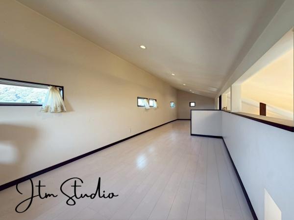 ���[ �Â��ȏ��������[�����邱�̉Ƃ́A�d�����ɏW���ł��闝�z�I�ȋ�Ԃł����e�����[�N�ɂ��œK�ŁA���������̎��Ԃ��؂ɂ��������Ƒ��ɂ������߂ł��B�������������ŁA���X�̐����ɂ�Ƃ��...�B