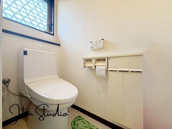 �g�C�� ���邢�g�C���́A���ꂾ���ŋC�����p�b�Ɩ��邭�Ȃ�܂������ꂽ�X�y�[�X�ł��A������������邾���ň��������Ȃ��Ȃ�A�S�n�悭�߂������ԂɁB
��CG�������s���Ă��邽�߁A����ƈقȂ�ꍇ���������܂�