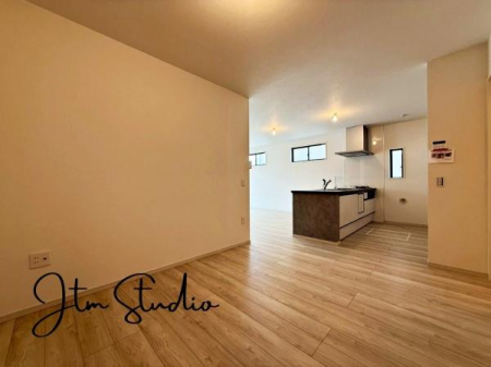 ���r���O �z������̗ǂ����Ԃ́A���邭���������ɕ�܂ꂽ���S�n�̂�����Ԃł��B���R�Ȍ����������݁A�Ƒ��݂�Ȃ������b�N�X���ĉ߂�����ꏊ�ɂȂ�܂��B