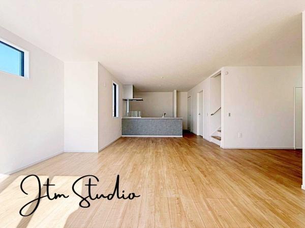 ���r���O �Z�������ł��A��������Ƒ��������ĐH�������Ē������Ƃ肠��傫���̃_�C�j���O�X�y�[�X�I�Ƒ��݂�ȂŃe�[�u�����͂ޑf�G�Ȏ��Ԃ��y����ŉ�������