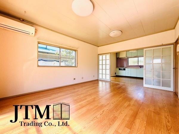 ���r���O �Ƒ������R�ƏW�܂�Ί�Ɖ�b���₦�Ȃ����r���O�́A���������Ȍ����������݁A�������Ƃ����L���Ƌ��S�n�̗ǂ������˔����Ă��܂��B