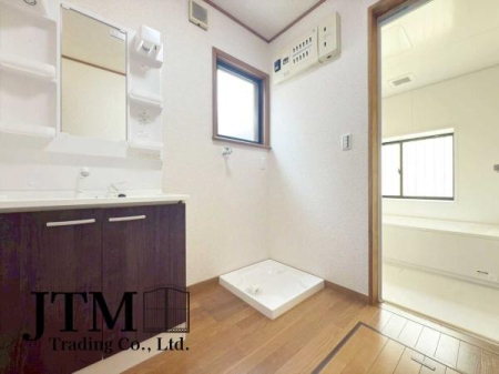 ���ʑ�E���ʏ� �y���t�H�[���{�H��z
�������̂����ԂɃ��t�H�[������A�����̎x�x���Ƒ��݂�Ȃ��C�����悭�s�����Ԃł���
��������̎ʐ^�͎{�H��ɂȂ�܂��B���ۂ̎d�l�Ƃ͈قȂ�ꍇ���������܂��B
