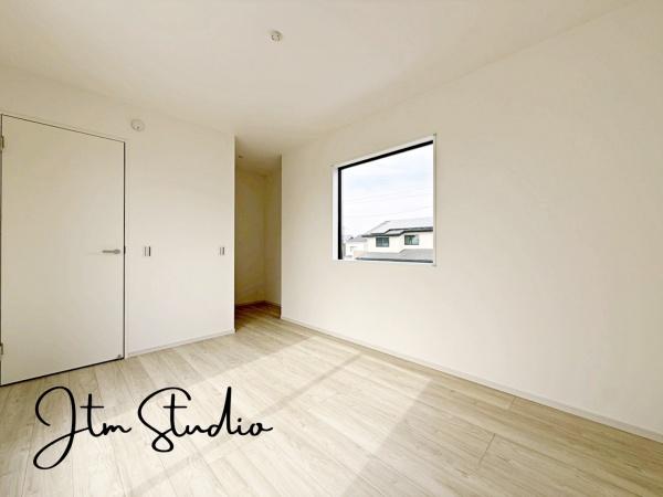 �Q�� ���[����������Ɗm�ۂ���Ă���̂ŁA�������S�̂��L�����g�����������܂���
�����̕����ŉ߂������Ԃ��[�����܂���
