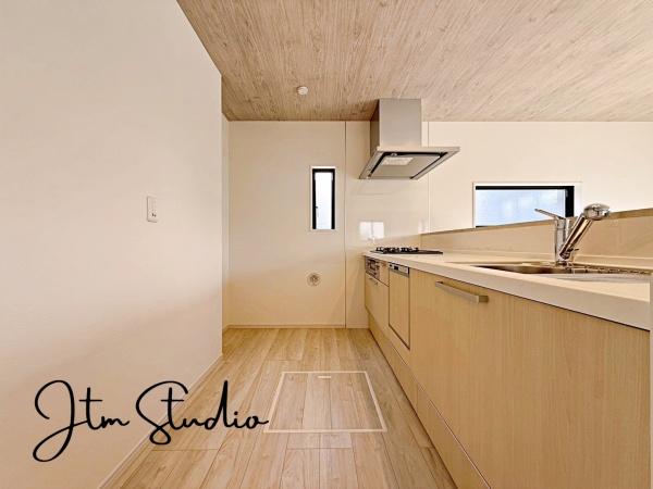 �L�b�`�� ��ƃX�y�[�X��傫���Ƃ����L�b�`�����v�w������ăL�b�`���ɗ����Ă����������₷����Ƃ肠��L���I�H��ނ���������ƕЕt�����[�͂����҂ł��܂���