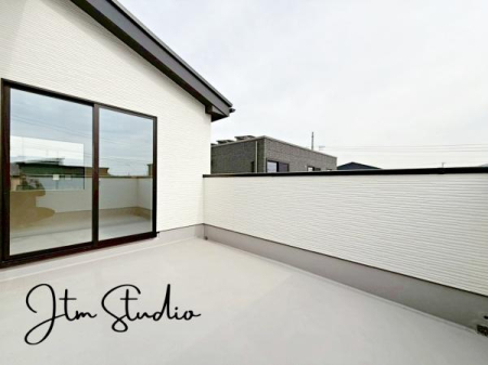 �o���R�j�[ 2�����ɐ݂���ꂽ�o���R�j�[�́A�������Z���g���₷�����߁A�d�����Ă����΂�Q��ނ��X���[�Y�Ɋ����ĂƂĂ��֗����Ƒ��݂�Ȃ̐��󕨂������Ղ花�����Ƃ肪����A�����̂����󂪂͂��ǂ�������ݔ��ł���