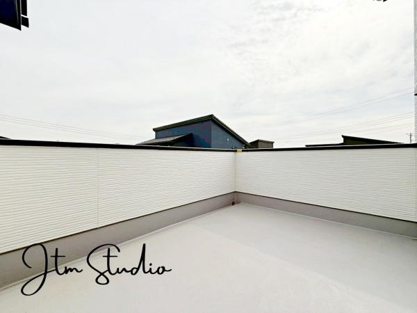 �o���R�j�[ �������������͋C�̏Z��X�ł������͂ɂ͍������������Ȃ��󂪍L���������J���������Ղ聝�z�����肪�Ղ���S�z���Ȃ��A�����ʂ��Ė��邭���K�ɉ߂����܂��B�C�����̗ǂ���������������S�n�悢�X���݂ł���