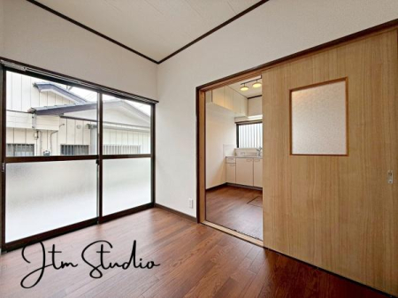 ���r���O �z������̗ǂ����Ԃ́A���邭���������ɕ�܂ꂽ���S�n�̂�����Ԃł��B���R�Ȍ����������݁A�Ƒ��݂�Ȃ������b�N�X���ĉ߂�����ꏊ�ɂȂ�܂��B