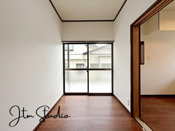 ���r���O �Z�������ł��A��������Ƒ��������ĐH�������Ē������Ƃ肠��傫���̃_�C�j���O�X�y�[�X�I�Ƒ��݂�ȂŃe�[�u�����͂ޑf�G�Ȏ��Ԃ��y����ŉ�������