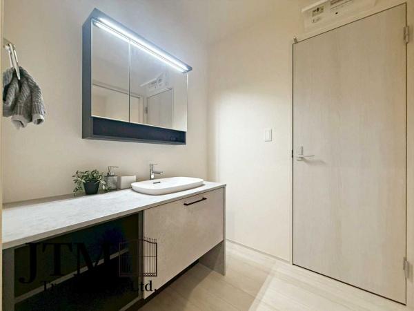 ���ʑ�E���ʏ� �y�{�H��z
3�ʋ��d�l�̐��ʉ��ϑ��R�X������D���ȉ��l���A���q�͍�������l�l�������Ƃ�����������������[�͂ł��I
��������̎ʐ^�͎{�H��ɂȂ�܂��B���ۂ̎d�l�Ƃ͈قȂ�ꍇ���������܂��B
