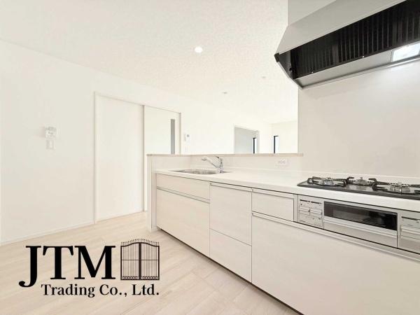 �L�b�`�� �y�{�H��z
�������Ƒ��ƈꏏ�ɉ߂�����̂��ΖʃL�b�`���̖��́I�����̏o������b���Ȃ���ꏏ�ɂ��������y�߂܂���
��������̎ʐ^�͎{�H��ɂȂ�܂��B���ۂ̎d�l�Ƃ͈قȂ�ꍇ���������܂��B