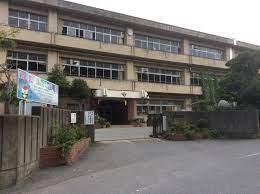 ���ӊ� �y���w�Z�z�s���s���s�����w�Z�F300m