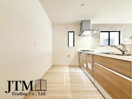 �L�b�`�� �ΖʃL�b�`���ł́A���q�l���V�Ԏp�������Ȃ��炨�������\�ł��I�ڂƖڂ������A���q�l�����S���ă��r���O�ŗV�񂾂�A�h��₨�׋���������ł��܂��ˁ􂲉Ƒ��l�^�C�������y���݂܂��傤��