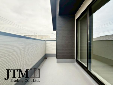 �o���R�j�[ �������������͋C�̏Z��X�ł������͂ɂ͍������������Ȃ��󂪍L���������J���������Ղ聝�z�����肪�Ղ���S�z���Ȃ��A�����ʂ��Ė��邭���K�ɉ߂����܂��B�C�����̗ǂ���������������S�n�悢�X���݂ł���