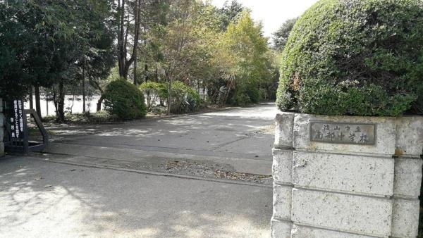 ���ӊ� �y���w�Z�z���R�s���암���w�Z�F1700m