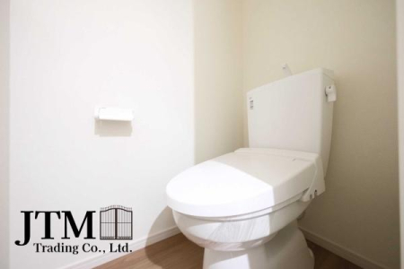 �g�C�� �������������͋C�̃g�C���́A�ق��ƈꑧ����ꏊ�ɁB�ӊO�Əd�v�ȁg���S�n�̗ǂ��h���������芴������݌v�ł���������Ƃ����C�z�肪�A��炵�̎��������ƍ��߂Ă���܂��B����̖Z������Y��āA�ЂƑ����B