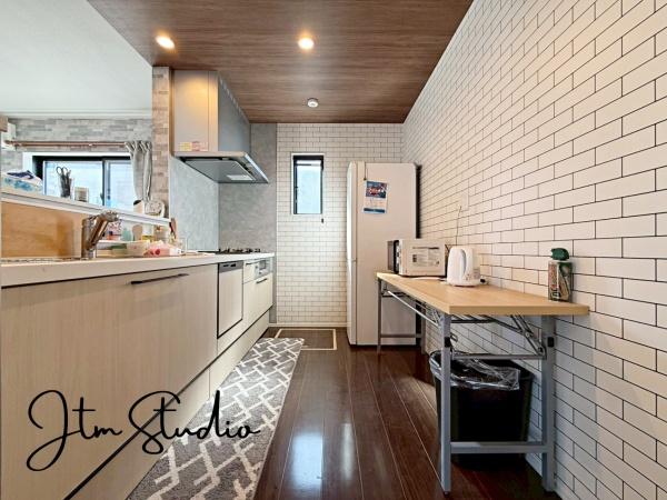 �L�b�`�� ��ƃX�y�[�X��傫���Ƃ����L�b�`�����v�w������ăL�b�`���ɗ����Ă����������₷����Ƃ肠��L���I�H��ނ���������ƕЕt�����[�͂����҂ł��܂���