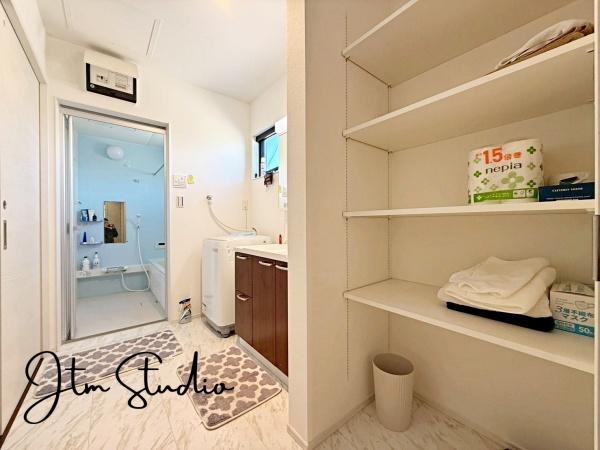 ���ʑ�E���ʏ� �^�I�����܁A���p�i�̃X�g�b�N�Ȃǂ�����������[�ł�����ʏ��B�g���������ɃT�b�Ǝ��o���āA���������B����̂��������|�C���g�ł����Ƒ��݂�Ȃ��g���₷���A�������̂����Ԃ��L�[�v�I