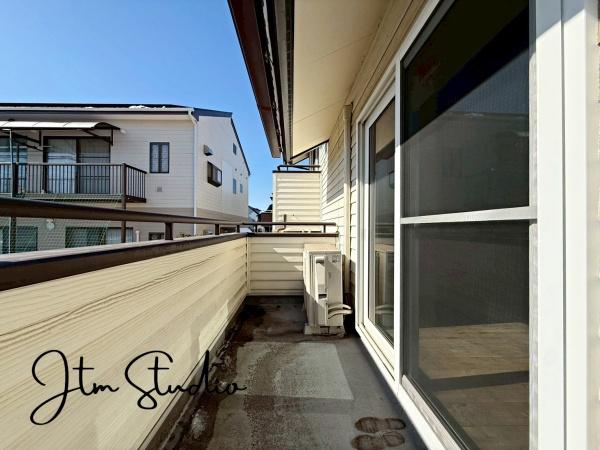 �o���R�j�[ �u�₩�ȕ����S�n�悭����������A�J���I�ȃo���R�j�[�B���̓R�[�q�[��Ў�ɐ[�ċz�A��͐���𒭂߂Ȃ���ق��ƈꑧ�B���X�̕�炵�ɂ�����Ƃ������ʊ����v���X���Ă����A����ȋ�Ԃ������ɂ͂���܂��B