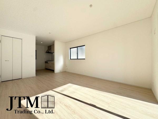 ���r���O �Z�������ł��A��������Ƒ��������ĐH�������Ē������Ƃ肠��傫���̃_�C�j���O�X�y�[�X�I�Ƒ��݂�ȂŃe�[�u�����͂ޑf�G�Ȏ��Ԃ��y����ŉ�������