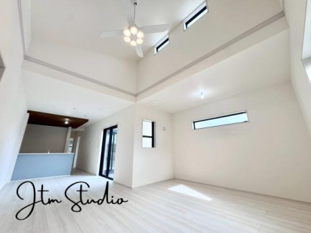 ���r���O �����ɂ݂͂�Ȃ��W���A�H���Ɗy������b���n�܂�B�b�ɖ����ɂȂ肷���āA��������Y��锼�߂��ɂȂ��Ă��܂��B����ȑ��̊Ԃ̍K�������������Ă����ꏊ�ł��肽����