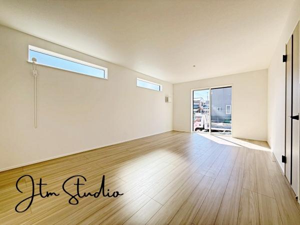 ���r���O �z������̗ǂ����r���O�́A���邭���������ɕ�܂ꂽ���S�n�̂�����Ԃł��B���R�Ȍ����������݁A�Ƒ��݂�Ȃ������b�N�X���ĉ߂�����ꏊ�ɂȂ�܂��B