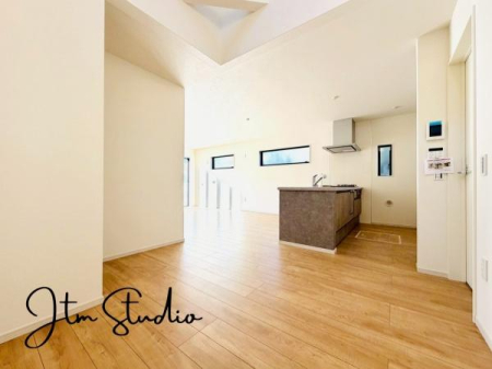 ���r���O �Ƒ������R�ƏW�܂�Ί�Ɖ�b���₦�Ȃ����r���O�́A���������Ȍ����������݁A�������Ƃ����L���Ƌ��S�n�̗ǂ������˔����Ă��܂��B