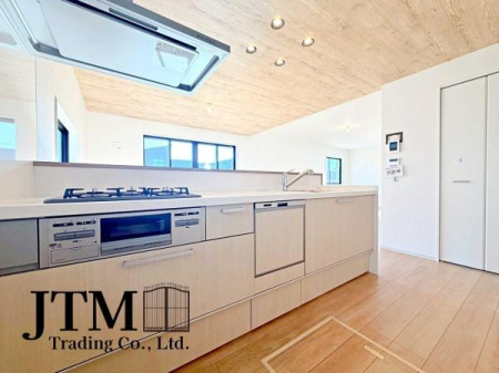 �L�b�`�� �y�{�H��z
�������Ƒ��ƈꏏ�ɉ߂�����̂��ΖʃL�b�`���̖��́I�����̏o������b���Ȃ���ꏏ�ɂ��������y�߂܂���
��������̎ʐ^�͎{�H��ɂȂ�܂��B���ۂ̎d�l�Ƃ͈قȂ�ꍇ���������܂��B
