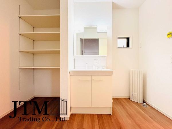 ���ʑ�E���ʏ� �^�I�����܁A���p�i�̃X�g�b�N�Ȃǂ�����������[�ł�����ʏ��B�g���������ɃT�b�Ǝ��o���āA���������B����̂��������|�C���g�ł����Ƒ��݂�Ȃ��g���₷���A�������̂����Ԃ��L�[�v�I