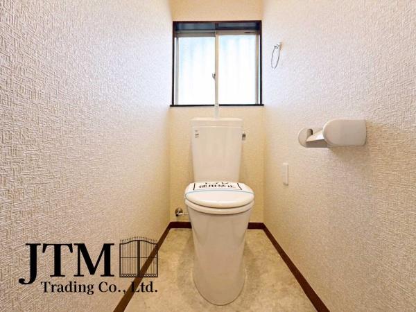 �g�C�� �y���t�H�[���{�H��z
���邭�������̂���g�C����ԁB
�����̐����Ƀz�b�ƂЂƑ�����A�₳�������͋C�̋�Ԃł��B
��������̎ʐ^�͎{�H��ɂȂ�܂��B���ۂ̎d�l�Ƃ͈قȂ�ꍇ���������܂��B
