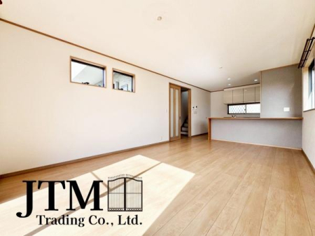 ���r���O �Ƒ������R�ƏW�܂�Ί�Ɖ�b���₦�Ȃ����r���O�́A���������Ȍ����������݁A�������Ƃ����L���Ƌ��S�n�̗ǂ������˔����Ă��܂��B