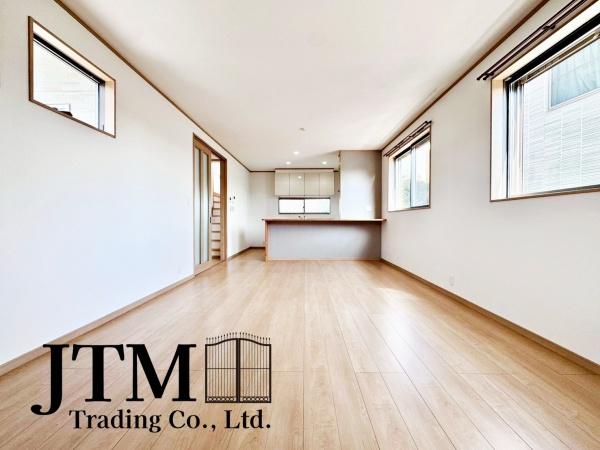 ���r���O ����̒��ő����̎��Ԃ��߂����ƂɂȂ郊�r���O�_�C�j���O�����炱���A�������₩�ȋ�Ԃł��邱�Ƃ��K�R�B�u�₩�Ȓʕ��ƍ̌��𑶕��Ɋ����鎖���o�����Ԃł���