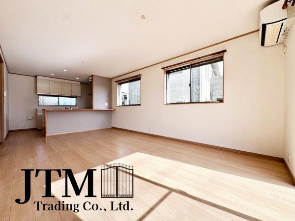 ���r���O �����ɂ݂͂�Ȃ��W���A�H���Ɗy������b���n�܂�B�b�ɖ����ɂȂ肷���āA��������Y��锼�߂��ɂȂ��Ă��܂��B����ȑ��̊Ԃ̍K�������������Ă����ꏊ�ł��肽����