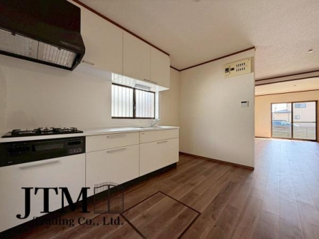 �L�b�`�� ��ƃX�y�[�X��傫���Ƃ����L�b�`�����v�w������ăL�b�`���ɗ����Ă����������₷����Ƃ肠��L���I�H��ނ���������ƕЕt�����[�͂����҂ł��܂���