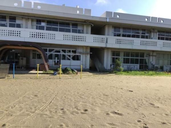 ���ӊ� �y���w�Z�z�N�Îs���������w�Z�F1059m