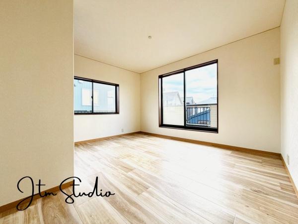 �Q�� ���邢���R�������鋏����ǂ�ȃC���e���A�ɂ���̂��l����̂��y�����ł��ˁ��傫�ȑ�����̌����ӂ�閾�邢��ԁA���S�n�ǂ��A������芰����e���̋�Ԃł���