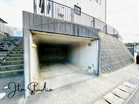 ���ԏ� ���ӊ����ꏏ�ɂ��ē��������܂���
�ʐ^�Ō���̂Ǝ��ی���̂Ƃł͕��͋C���ς��܂���
���C�y�ɂ��A������������