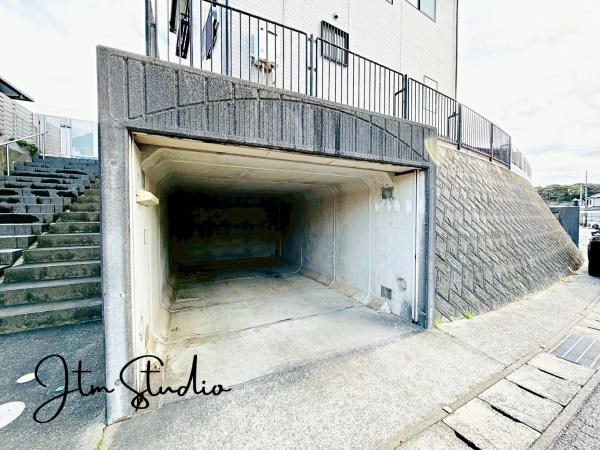 ���ԏ� ���ӊ����ꏏ�ɂ��ē��������܂���
�ʐ^�Ō���̂Ǝ��ی���̂Ƃł͕��͋C���ς��܂���
���C�y�ɂ��A������������