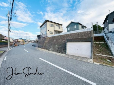 �O�ʓ��H�܂ތ��n�ʐ^ �u���̔N���ŏZ��[�����g�߂�̂��S�z�v
�u���Ȏ������Ȃ����ǏZ��[���g�߂�H�v
�Z��[���ɐ��ʂ����X�^�b�t�����q�l�̃}�C�z�[���w�����T�|�[�g�������܂���
���C�y�ɂ��⍇���������B