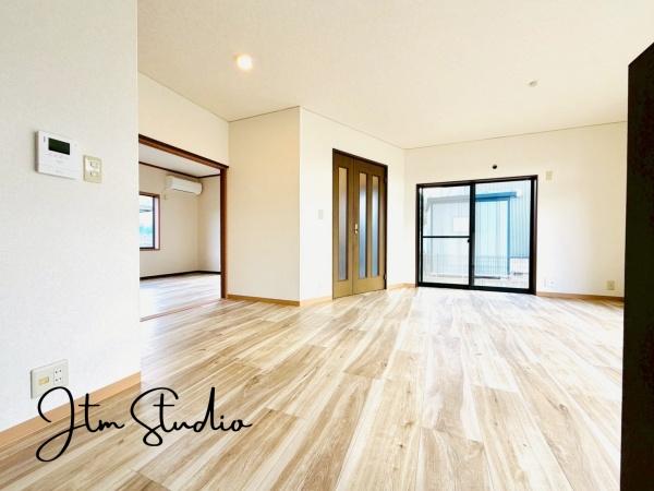 ���r���O �����ɂ݂͂�Ȃ��W���A�H���Ɗy������b���n�܂�B�b�ɖ����ɂȂ肷���āA��������Y��锼�߂��ɂȂ��Ă��܂��B����ȑ��̊Ԃ̍K�������������Ă����ꏊ�ł��肽����