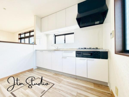 �L�b�`�� ����������ƕ�������S�n�悢�L�b�`���́A���邭���K�ɂ��������y���߂܂�����[���L�x�ŁA�������⒲�����Ȃǂ���������Еt���A�L�b�`���܂������ł������ɕۂĂ�̂��������|�C���g�ł���