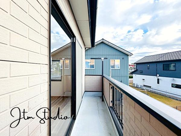 �o���R�j�[ �������������͋C�̏Z��X�ł������͂ɂ͍������������Ȃ��󂪍L���������J���������Ղ聝�z�����肪�Ղ���S�z���Ȃ��A�����ʂ��Ė��邭���K�ɉ߂����܂��B�C�����̗ǂ���������������S�n�悢�X���݂ł���