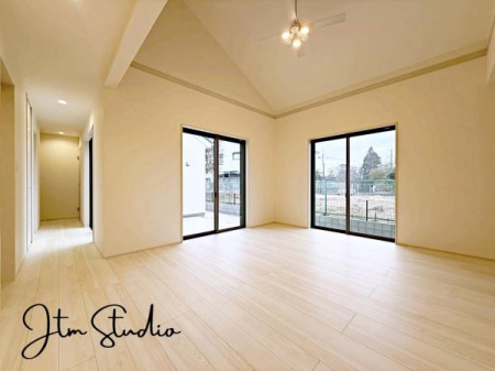 ���r���O �����ɂ݂͂�Ȃ��W���A�H���Ɗy������b���n�܂�B�b�ɖ����ɂȂ肷���āA��������Y��锼�߂��ɂȂ��Ă��܂��B����ȑ��̊Ԃ̍K�������������Ă����ꏊ�ł��肽����