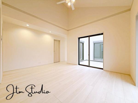 ���r���O �Ƒ������R�ƏW�܂�Ί�Ɖ�b���₦�Ȃ����r���O�́A���������Ȍ����������݁A�������Ƃ����L���Ƌ��S�n�̗ǂ������˔����Ă��܂��B