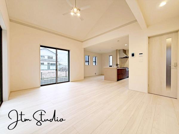 ���r���O �L���ɉ����A�����炽���Ղ��������̂ŁA��������邭�ċC�����̂������r���O�Ɏd�オ��܂��B��Ԃɗ]�T�����邾���łȂ��A�����́h���h�������Ă���܂��B�����̎��Ԃ���������ґ�ɂȂ�܂����