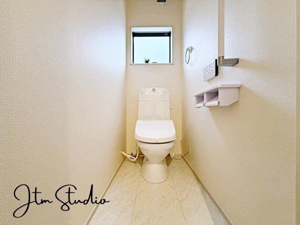 �g�C�� ��C�̊��C�Ƒ�����̌��̖��邳�ɔz�������������̂���g�C�����������̍D���ȃA���}��F���܂�u���ė���������Ԃ����o�A��l�ɂȂ���Ԃł�����A�����b�N�X�������ł��ˁ�