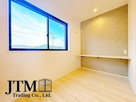 ���r���O �L�b�`���O�ɐ݂����J�E���^�[�́A���[�N�X�y�[�X�Ƃ��Ă͂������A���q�l���h�������l�q�������Ȃ��痿�����ł�����S�̔z�u�B�R�~���j�P�[�V���������R�Ɛ��܂��A��炵�Ɋ��Y�����������̋�Ԃł��B